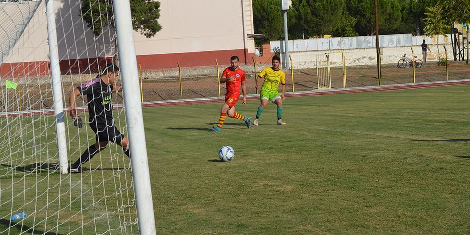 Aydın Amatör Süper Lig'in iddialı ekibi Çine Madranspor 3. hazırlık maçında Ersa Sigorta Acarlarspor'u mağlup etti.