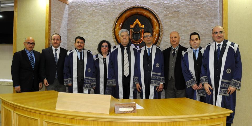 Aydın Adnan Menderes Üniversitesi (ADÜ) görevde yükselmeleri gerçekleşecek olan öğretim üyelerinin doçentlik deneme dersleri, Rektörlük Senato Salonu’nda gerçekleşti.