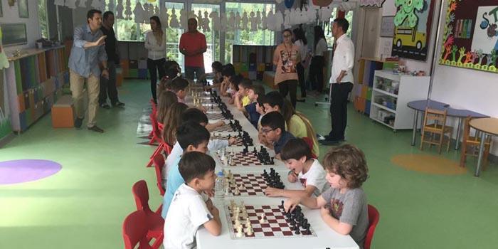 Türkiye Satranç Federasyonu Aydın İl Temsilciliği bünyesinde ,bu yıl ilki düzenlenen  Bahçeşehir Koleji Kuşadası Satranç Turnuvası 13-14 Mayıs 2017 tarihinde Bahçeşehir Koleji Kuşadası Kampüsünde gerçekleşti