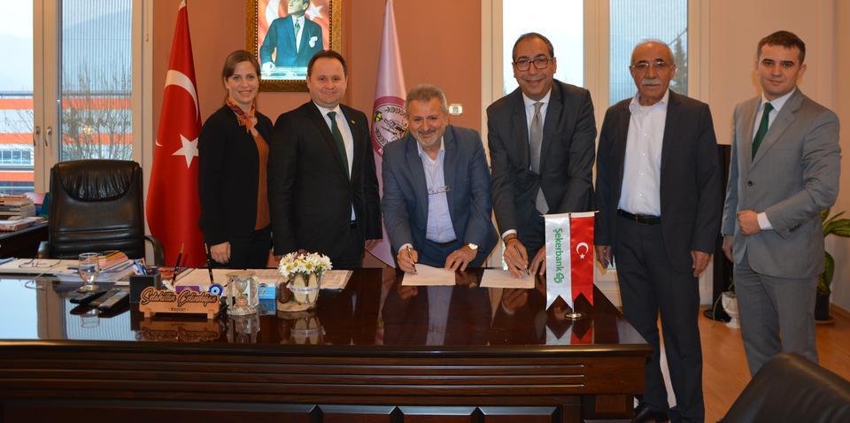 Aydın Esnaf ve Sanatkarlar Odaları Birliği (AYESOB)  ile "Anadolu Bankacılığı" misyonu doğrultusunda üretimi destekleyen Şekerbank arasında "Kapımız Esnafa Açık" protokolü imzalandı.