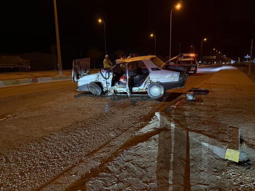 Tır ile otomobil çarpıştı: 2 yaralı