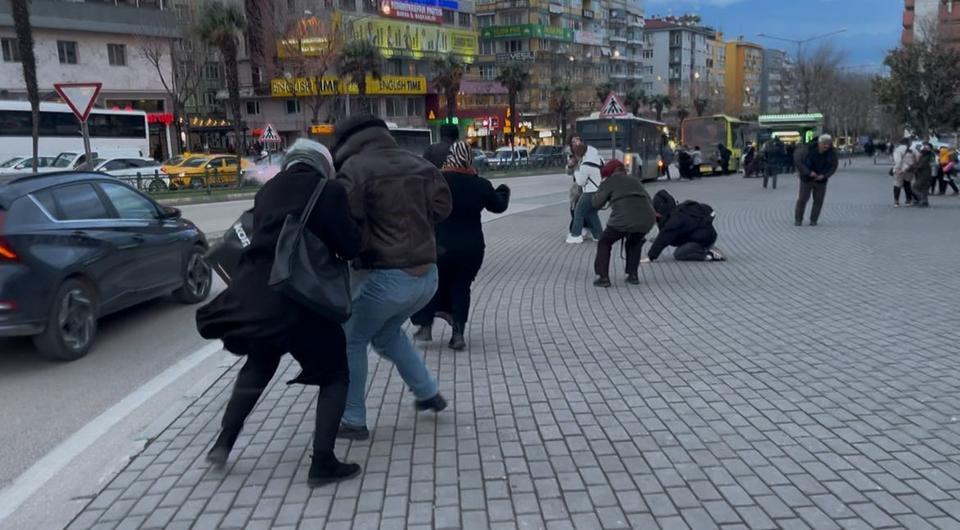 Fırtınada uçmamak için yerlere yattılar