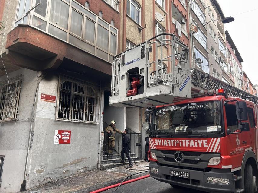 5 yaşındaki çocuk çakmakla oynarken evi yaktı