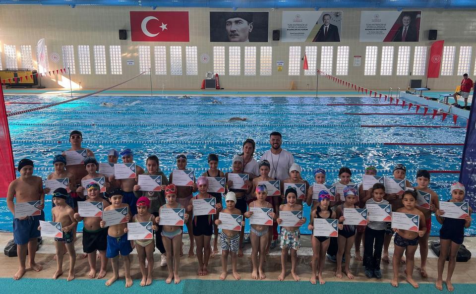 Aydın’da ‘Yüzme Bilmeyen Kalmasın’ projesi meyvesini verdi