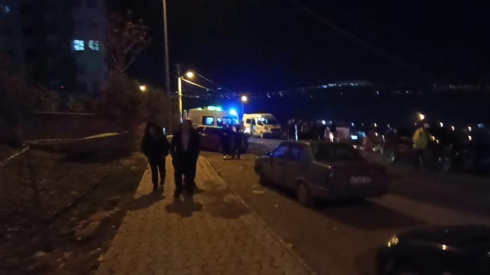 Kendisinden ayrılan kız arkadaşını evine girerken öldürdü