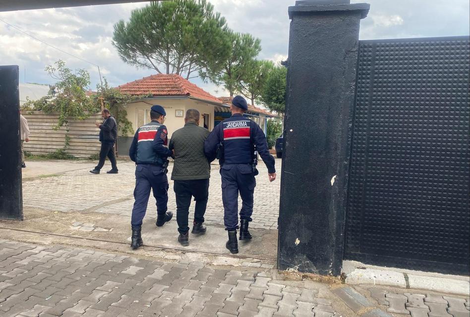 Aydın’da 13 yıl 8 ay hapis cezası bulunan zanlı cezaevine teslim edildi