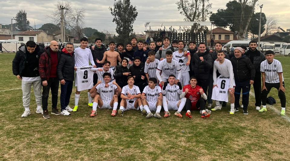 Pınarbaşı'nın gençleri zirveye yerleşti