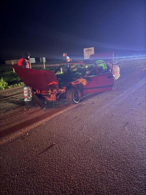 Otomobille motosiklet çarpıştı: 3 kişi yaralandı