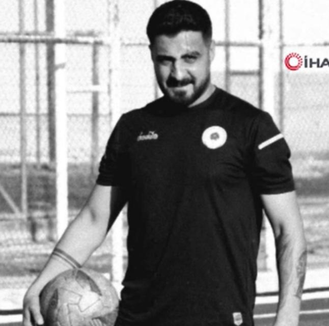 Otomobil park halindeki kamyona çarptı: 2 ölü