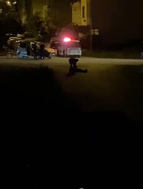 Gece yarısı sokak ortasında kavga