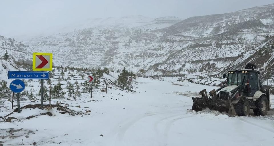 Yüksek kesimlerinde kar yağışı etkili oldu