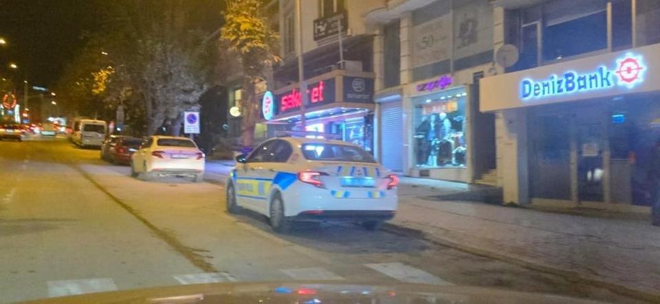 "Yan bakma" kavgası kanlı bitti: 1'i ağır 2 yaralı