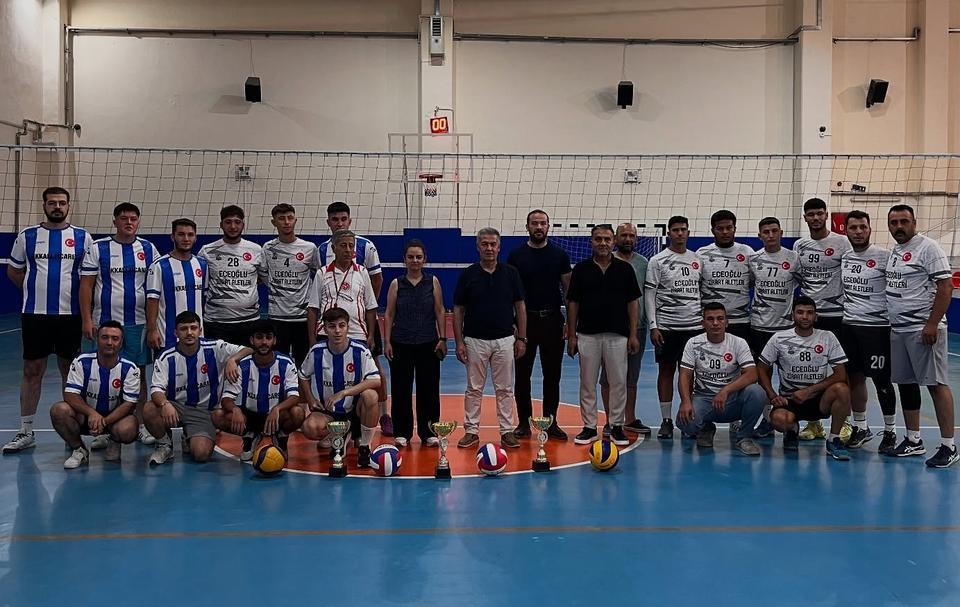 BUHARKENT'TE 'KENTİN ÇOCUKLARI' VOLEYBOL TURNUVASINDA İLK DÜDÜK ÇALDI