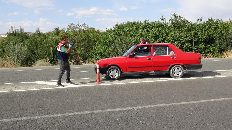 Tuvalet ihtiyacı için yolun karşısına geçerken can verdi