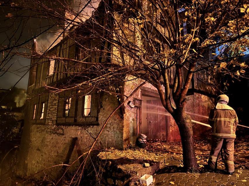 150 yıllık tarihi konakta çıkan yangın söndürüldü