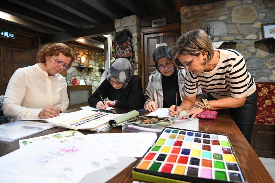 Minyatür sanatı kadın eliyle hayat buluyor