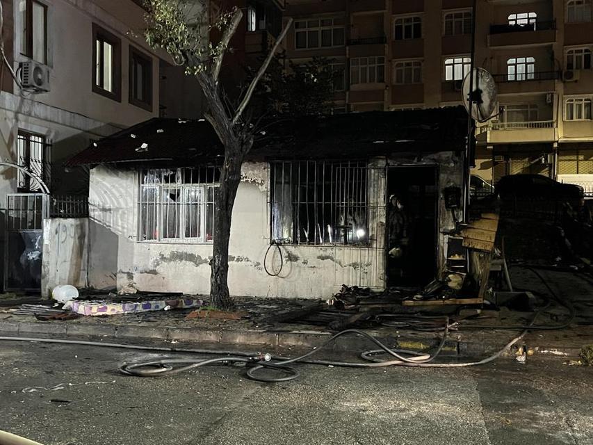 Gecekondu yangını: Anne ve 4 çocuğu dumandan etkilendi