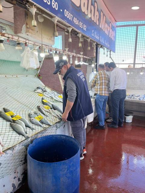Didim’de perakende balık satışı yapan işletmeler denetlendi