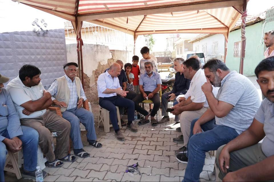 Vali Varol, Acarlar'da acılı ailelerle görüştü