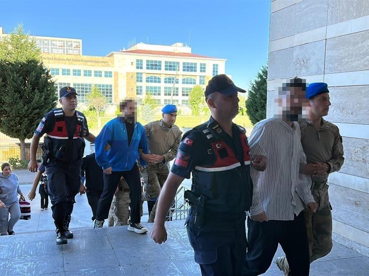 Belediye şirketlerine yönelik operasyonda 9 kişi tutuklandı