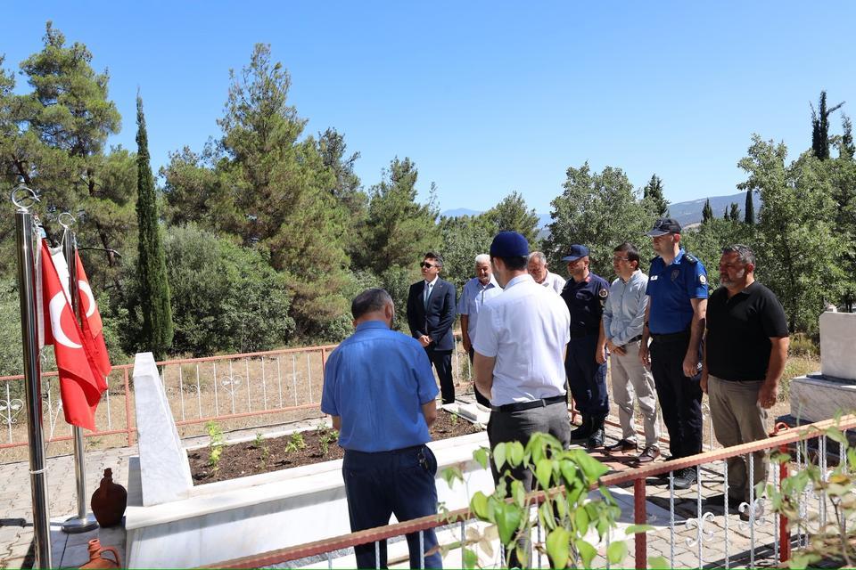 ŞEHİT UZMAN ÇAVUŞ CEYLAN, MEZARI BAŞINDA ANILDI