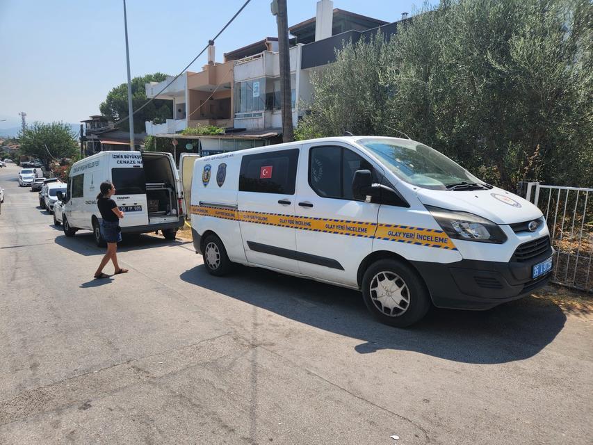 Anne ve oğlu evde ölü bulundu