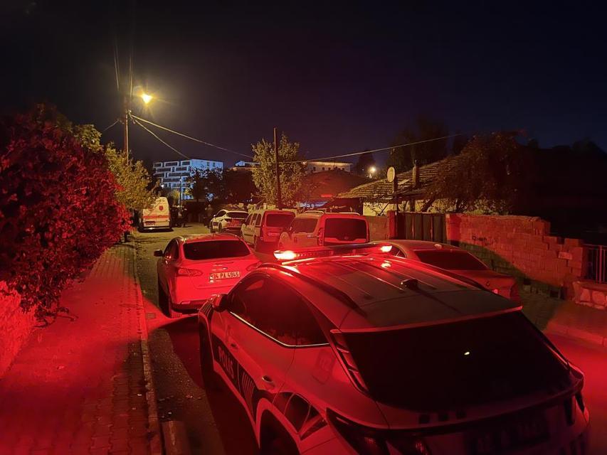 16 yaşındaki çocuk, babasını annesini darp ettiği için öldürdü