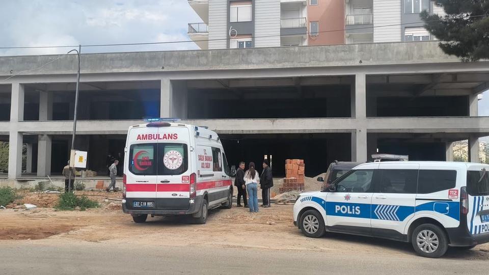 İnşaat halindeki binada erkek cesedi bulundu