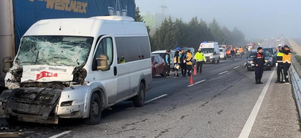 10 araçlı zincirleme kaza: Yaralılar var