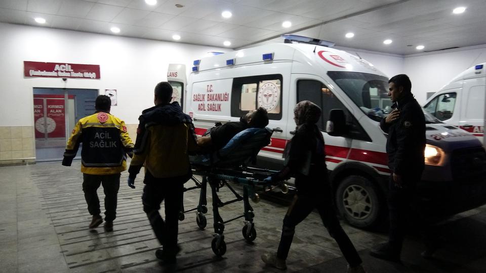 Silahlı kavgada 3 kişi yaralandı: 5 gözaltı