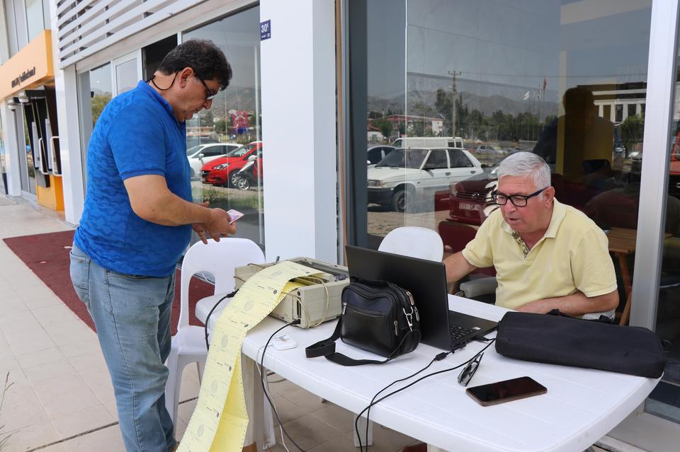 Nazilli Belediyesi mobil vezne aracı hizmetini sürdürüyor