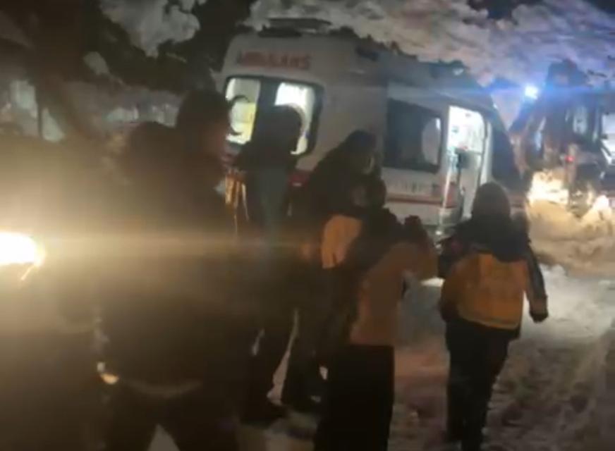 Zehirlenen 12 kişi için ekipler seferber oldu