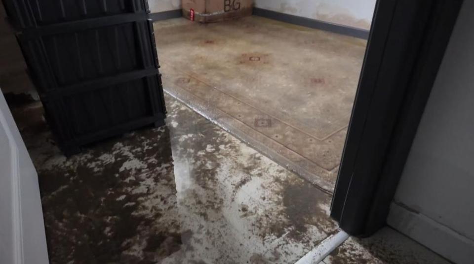 2 daireyi su bastı: Bina boşaltıldı