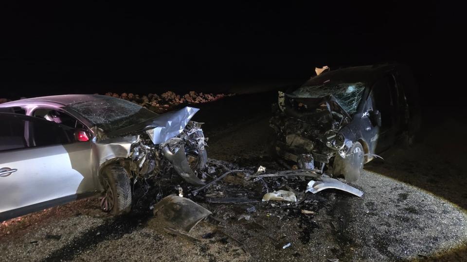 İki otomobil çarpıştı: 5 ölü