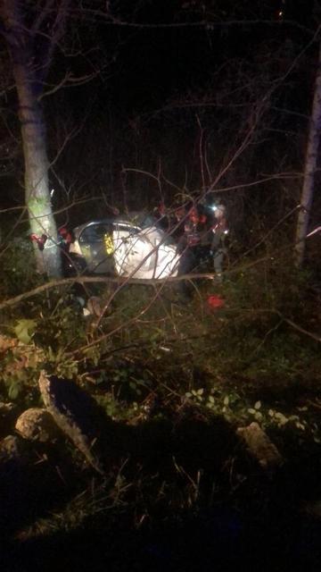 Feci kazada otomobil 10 metre aşağı uçtu: Bekçi hayatını kaybetti