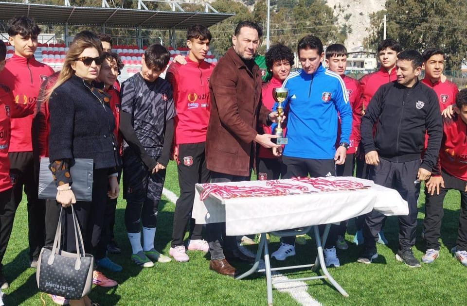 Söke Gençlerbirliği şampiyonluğunu kupayla taçlandırdı