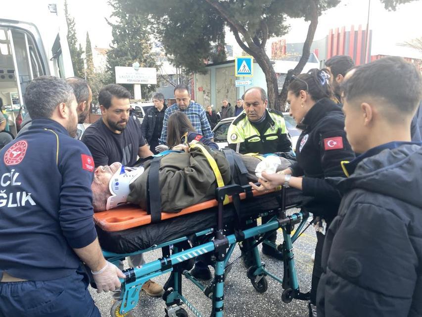 Aydın'da feci kaza: Yaşlı adam otomobil çarpmasıyla yaralandı