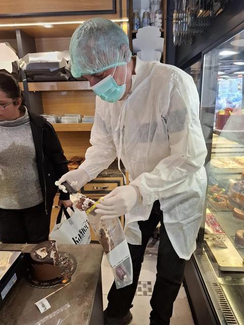 Kuşadası'nda yaş pastalar mercek altında