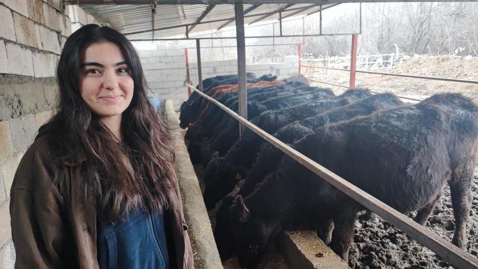 Atanamayan sağlıkçı, hayvancılık yapmaya başladı