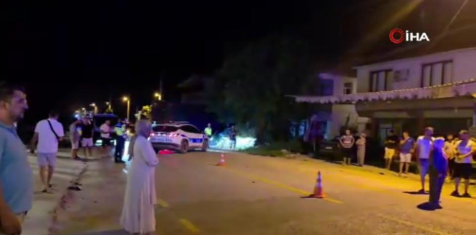 Motosiklet kazasında 2 genç olay yerinde yaşamını yitirdi