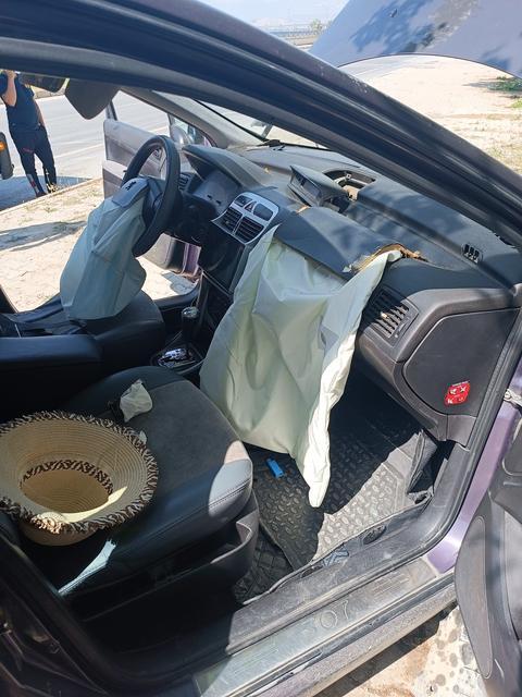 Duvara çarpan otomobilde 1 kişi yaralandı