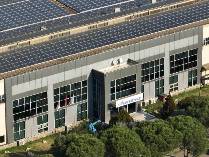 Çerçioğlu’nun partisi değişti, Jantsa'nın tabloları değişmedi