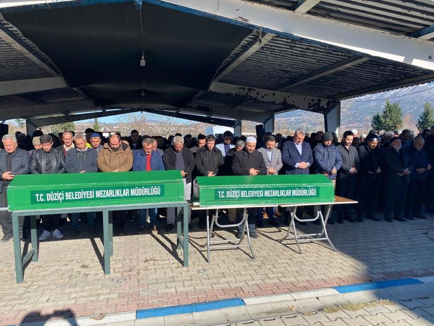 Otoyol köprüsünden düşen araçta can pazarı: Baba ve gelin son yolculuğuna uğurlandı