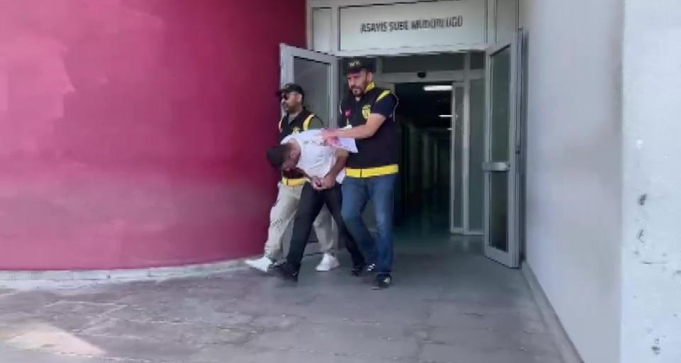 MASAJ SALONUNA FUHUŞ BASKINI: KADINLARLA GİZLİ GEÇİTTEN ÇATIYA ÇIKAN ŞÜPHELİ YAKALANDI