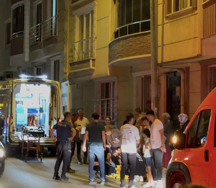 Aniden yola fırlayan çocuğa minibüs çarptı