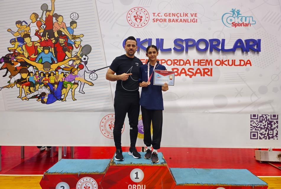 AYDINLI EBRAR TÜRKİYE ÜÇÜNCÜSÜ OLDU