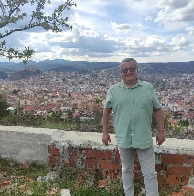 Merdivenden düşen kişi hayatını kaybetti