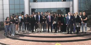 Aydın Adnan Menderes Üniversitesi (ADÜ) Gençlik Sorunları Araştırma ve Uygulama Merkezi ve Aydın Vergi Dairesi Başkanlığı tarafından 33. Vergi Haftası etkinlikleri kapsamında düzenlenen Kariyer Planlaması Konferansı Atatürk Kongre Merkezi’nde gerçekleşti.