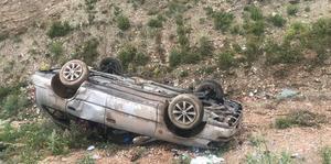 Afyonkarahisar'da şarampole devrilen otomobildeki 5 kişi yaralandı