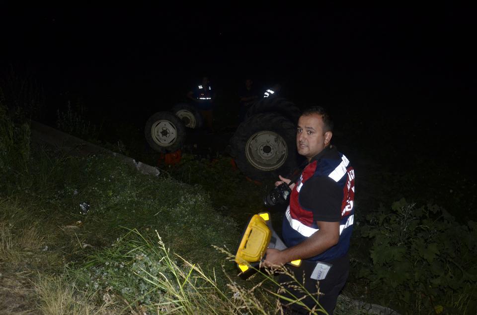 Aydın'da devrilen traktördeki 1 kişi öldü, 1 kişi yaralandı